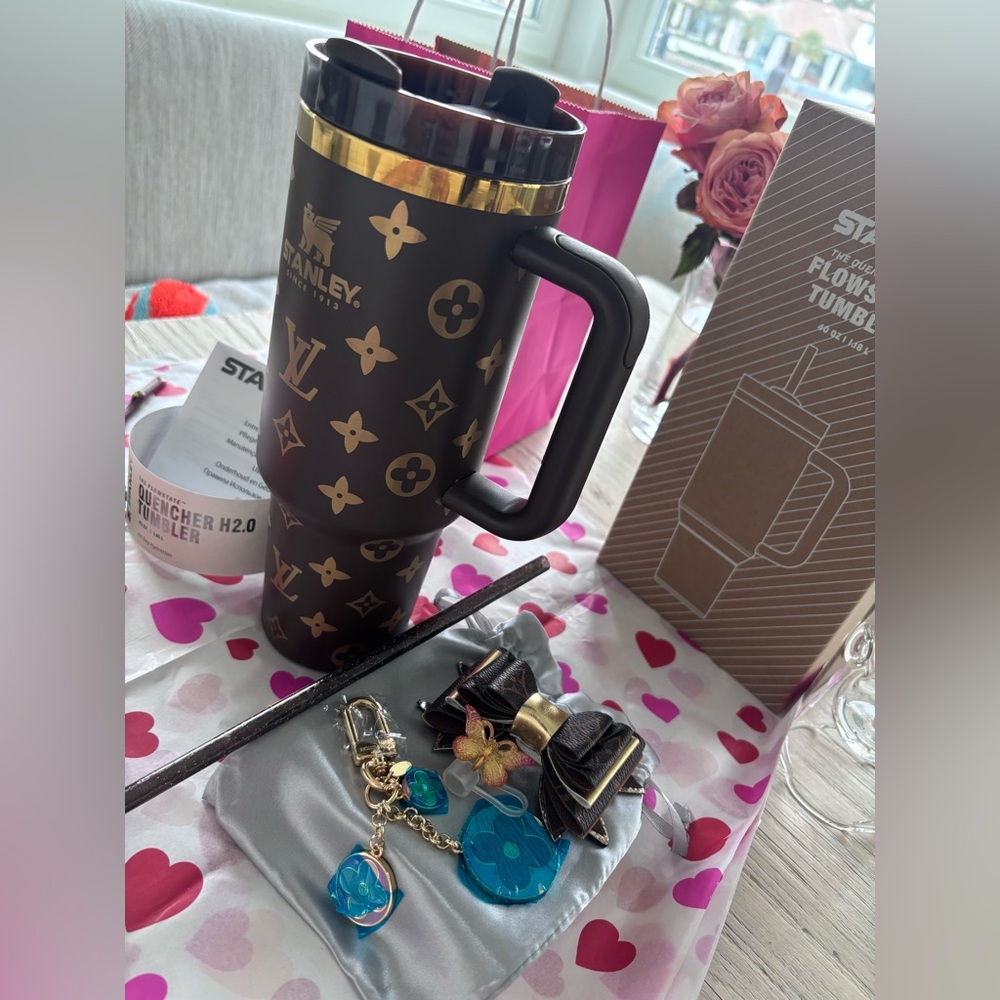 Stanley Dark Brown Tumbler with Gold Details - Picture 4 of 11